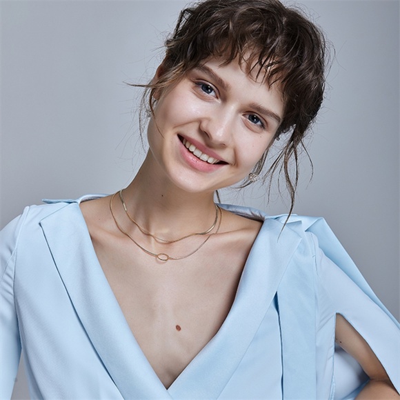 Layered Circle Snake Chain Chic Gold Necklace - Picture 7 of 8